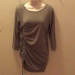 BOBBiE BROOKS RUCHED TOP MEDIUM, NWOT